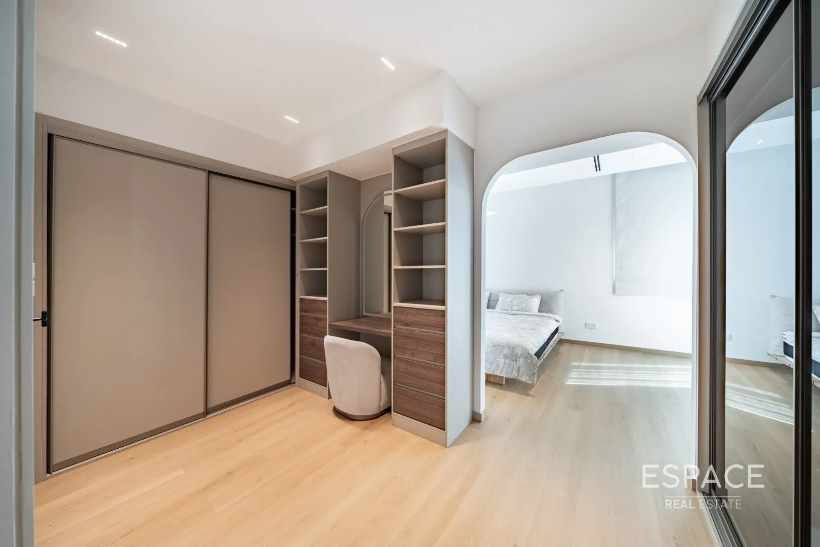 PropertiesGalleryCamera