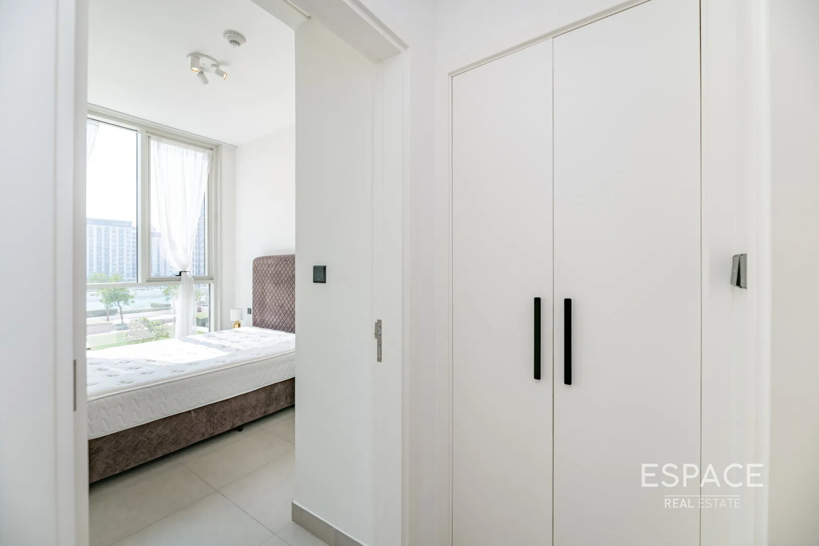 single static gallery