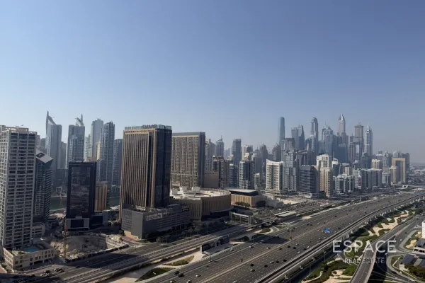 Global Lake View, Jumeirah Lake Towers, Dubai - Espace