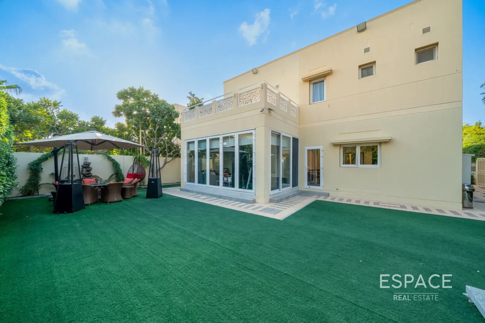 PropertiesGalleryCamera