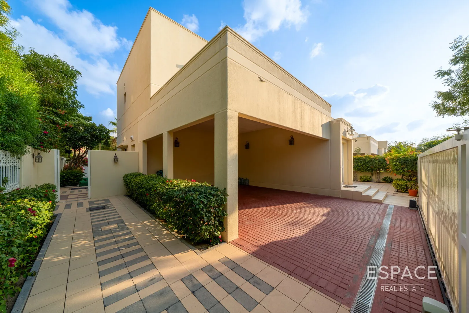 PropertiesGalleryCamera