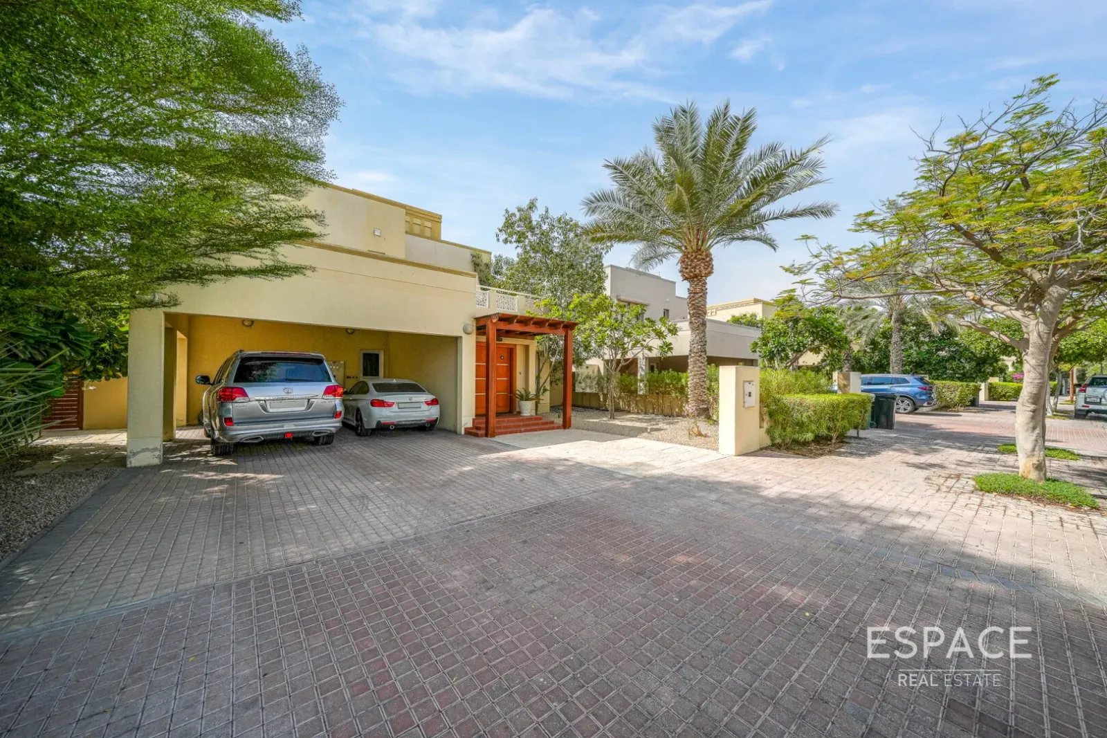 PropertiesGalleryCamera