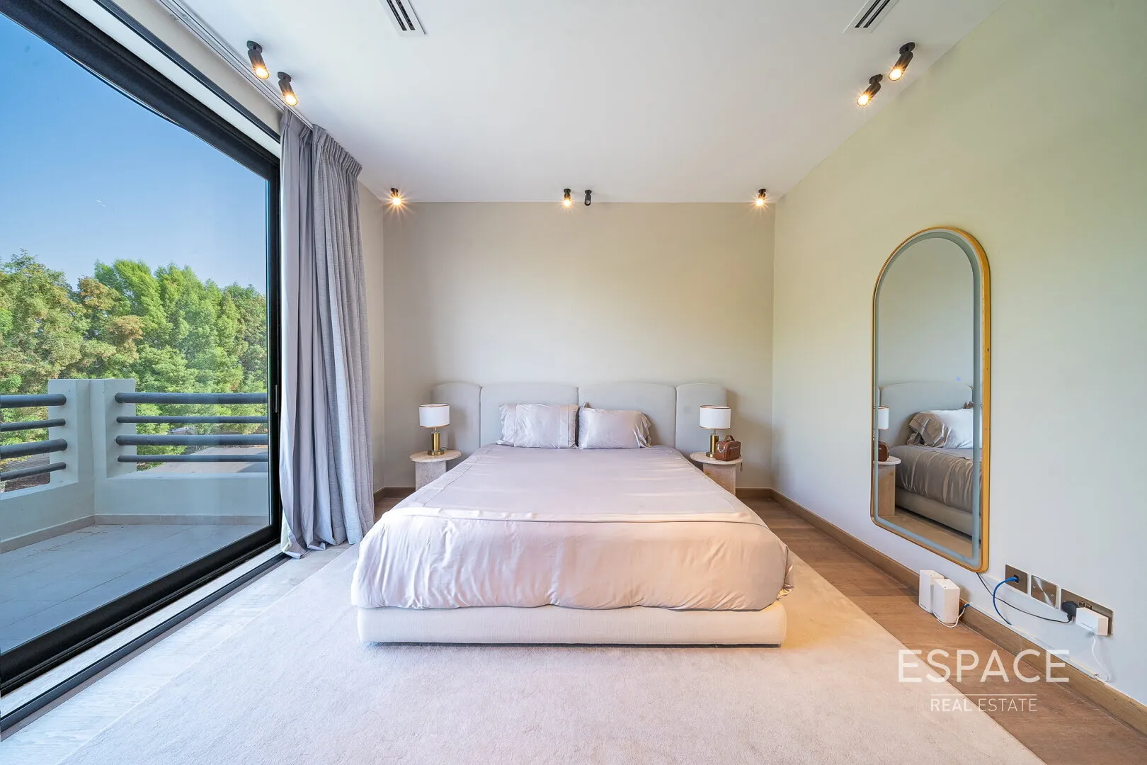 PropertiesGalleryCamera