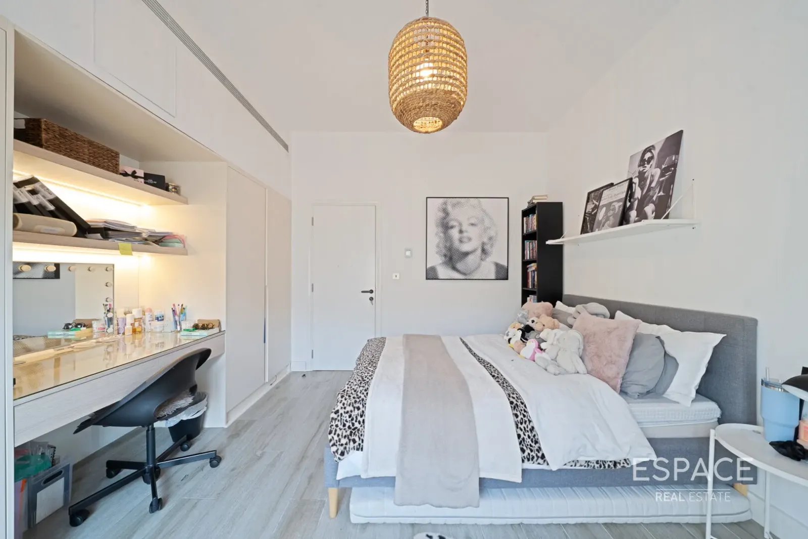 PropertiesGalleryCamera
