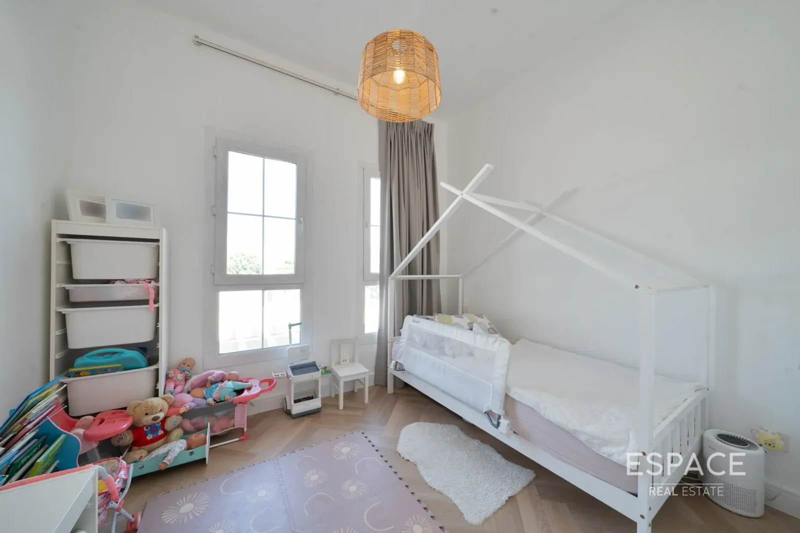 PropertiesGalleryCamera