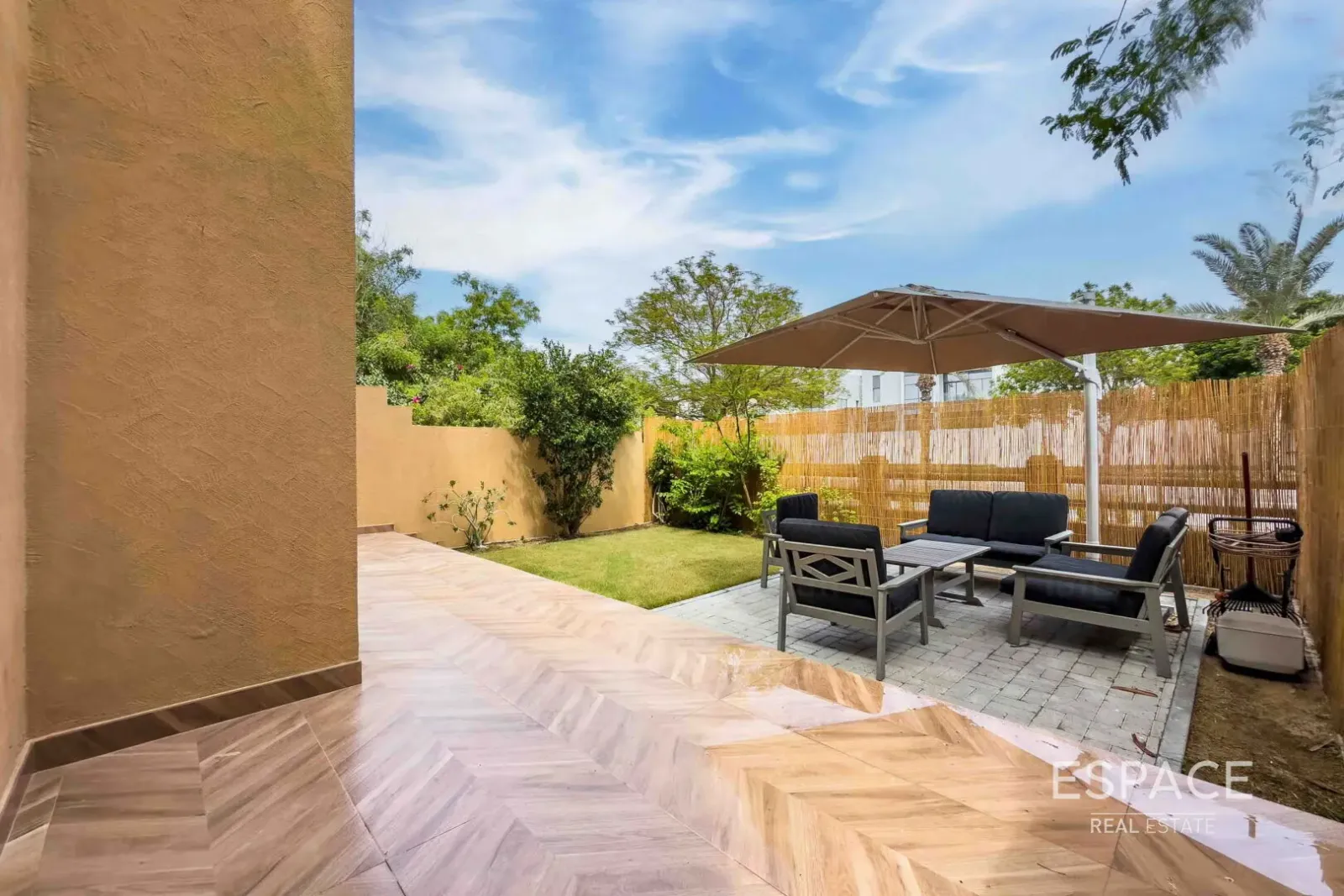 PropertiesGalleryCamera