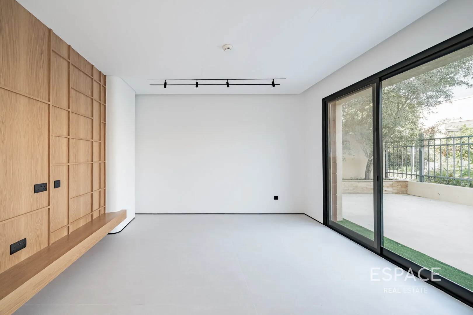 single static gallery