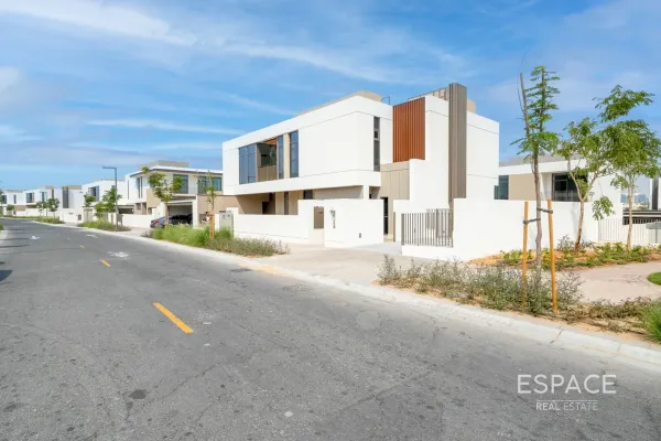 Tilal Al Furjan - Phase 1, Al Furjan, Dubai - Espace