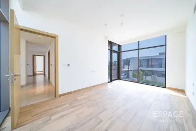 Tilal Al Furjan - Phase 1, Al Furjan, Dubai - Espace