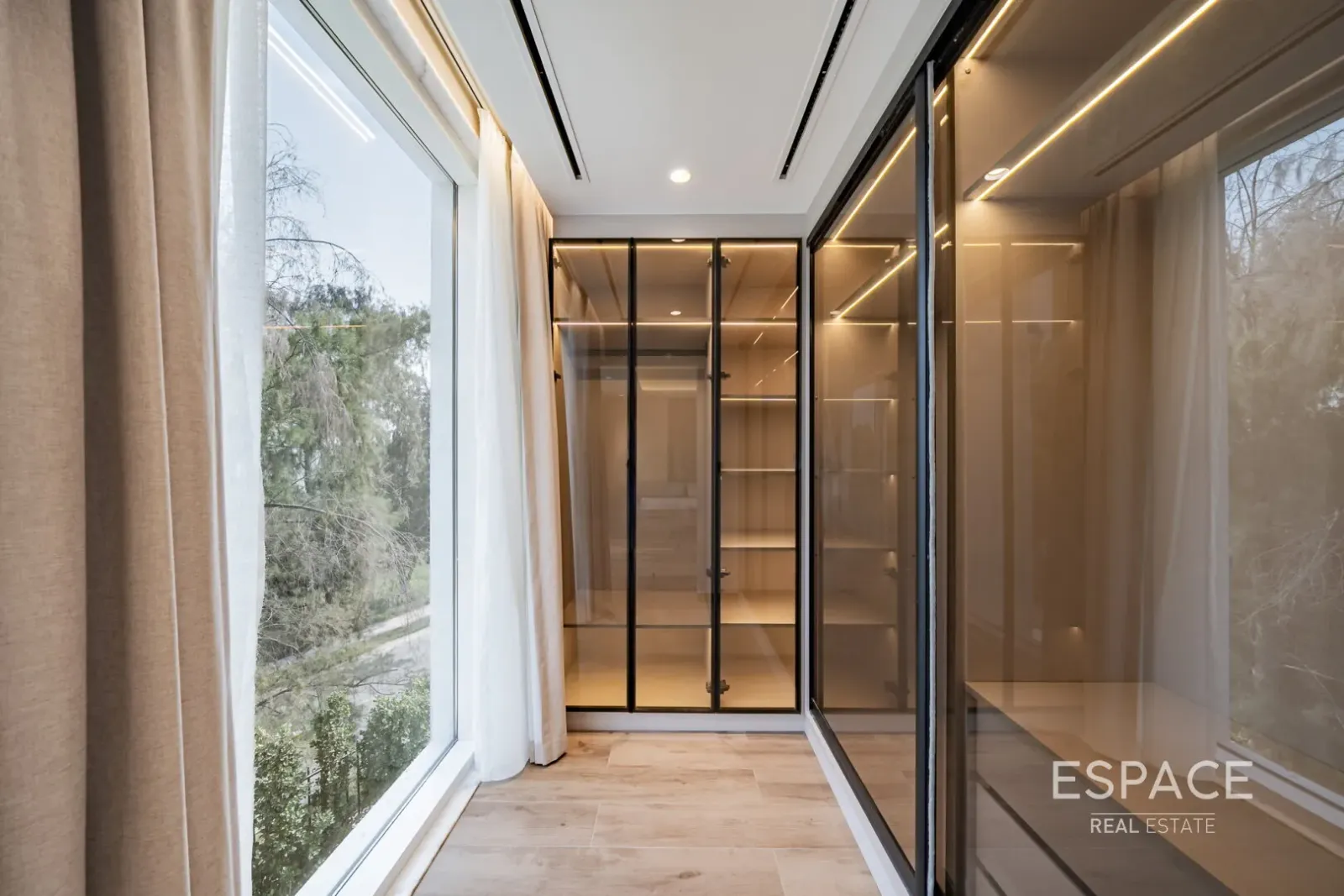 PropertiesGalleryCamera