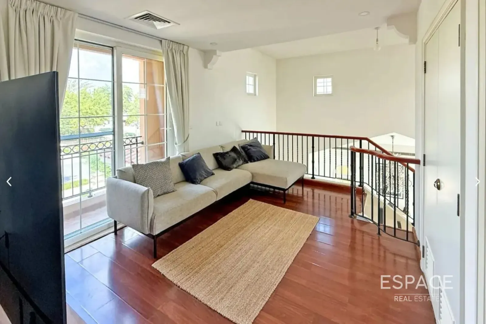 PropertiesGalleryCamera