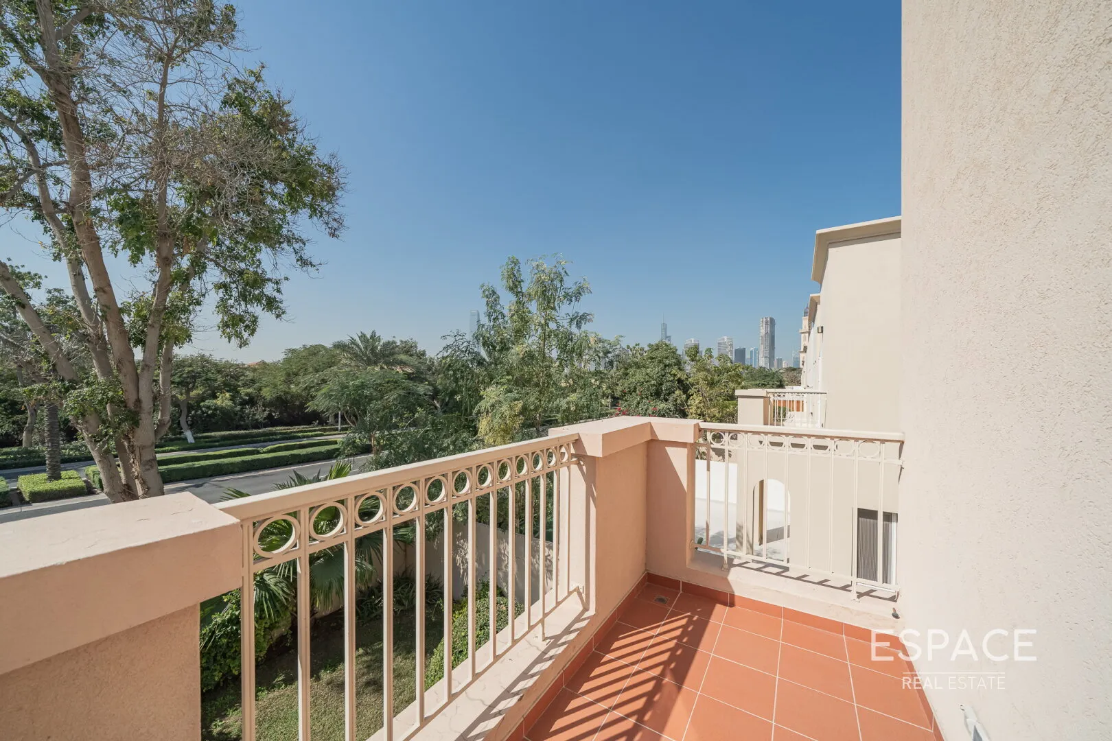 PropertiesGalleryCamera