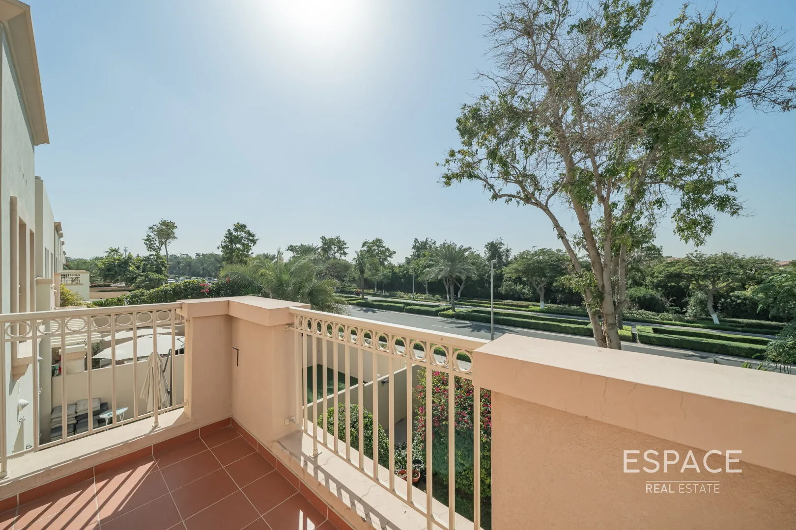 PropertiesGalleryCamera