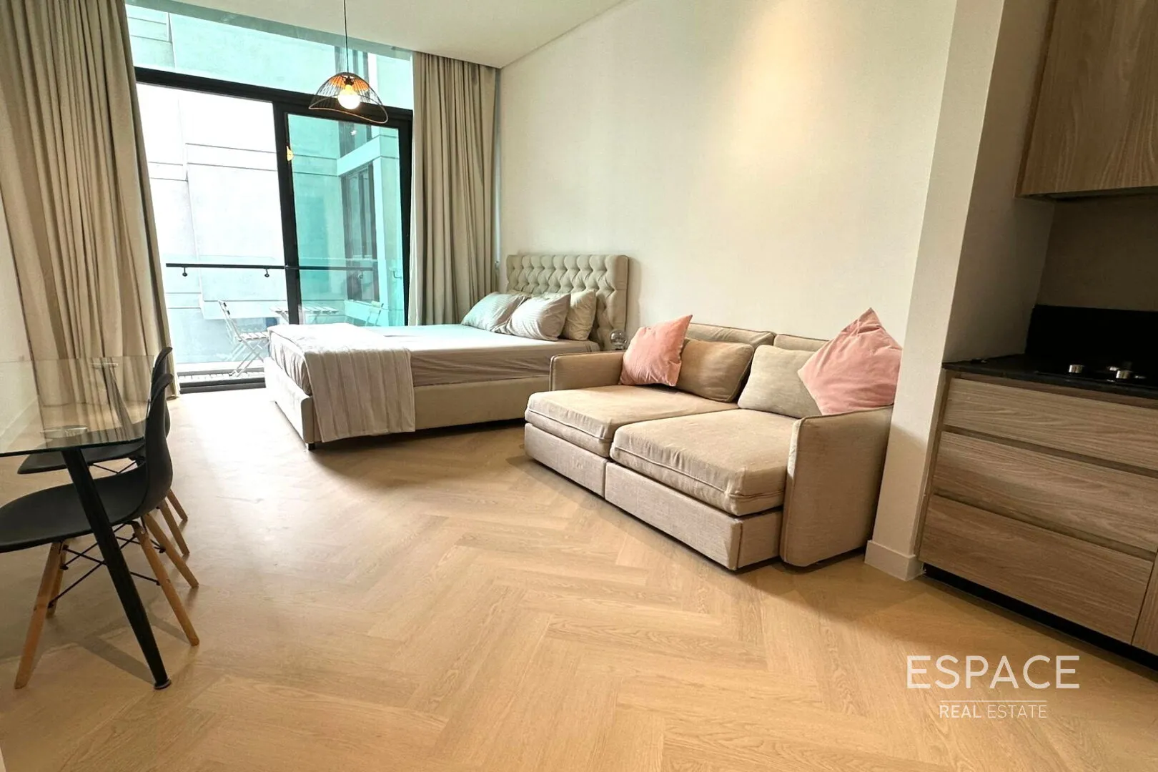 single static gallery