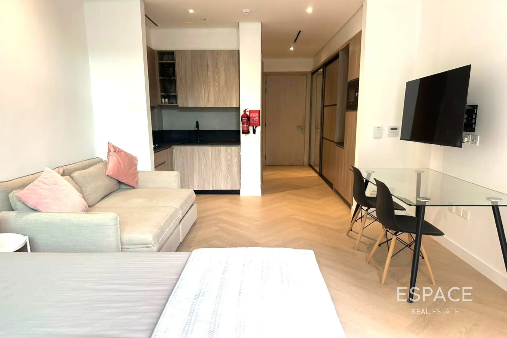 PropertiesGalleryCamera