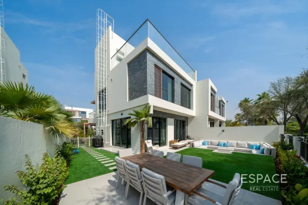 Silver Springs 3, Damac Hills , Dubai - Espace