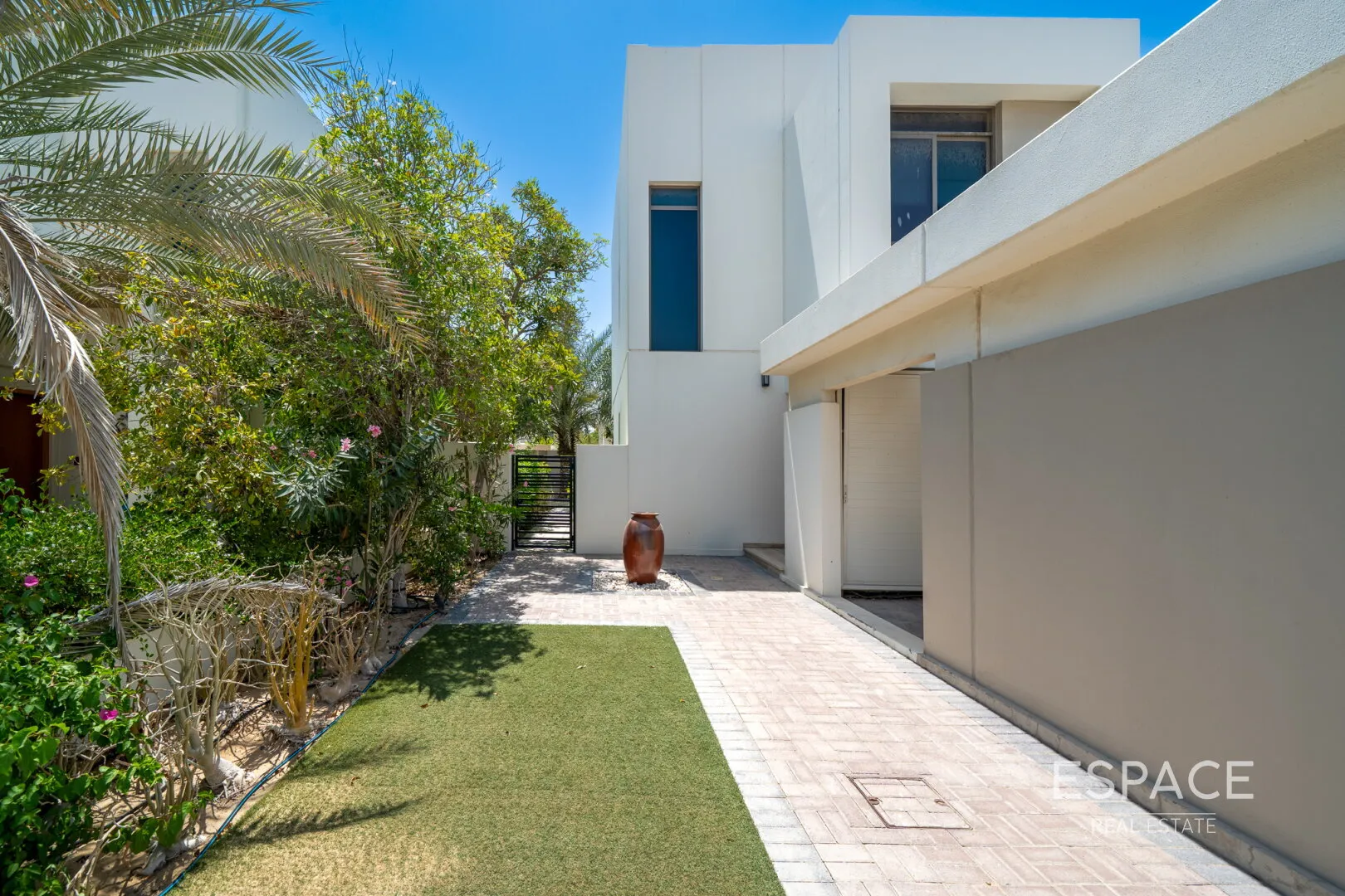 PropertiesGalleryCamera