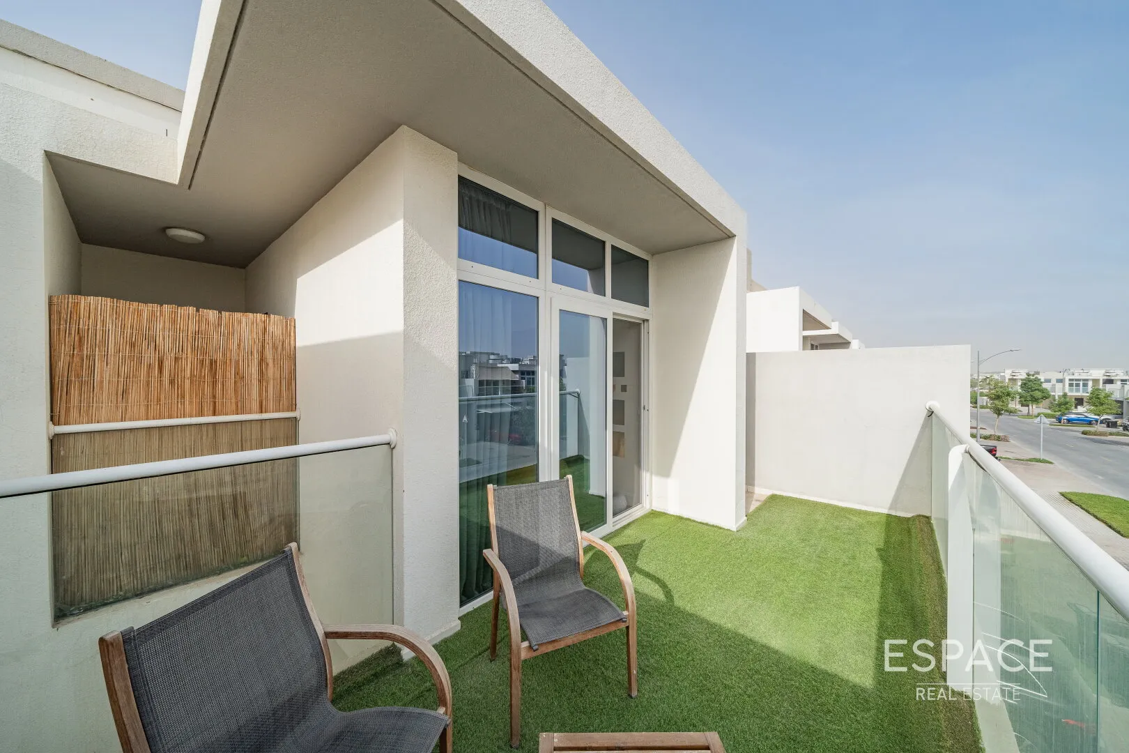 PropertiesGalleryCamera