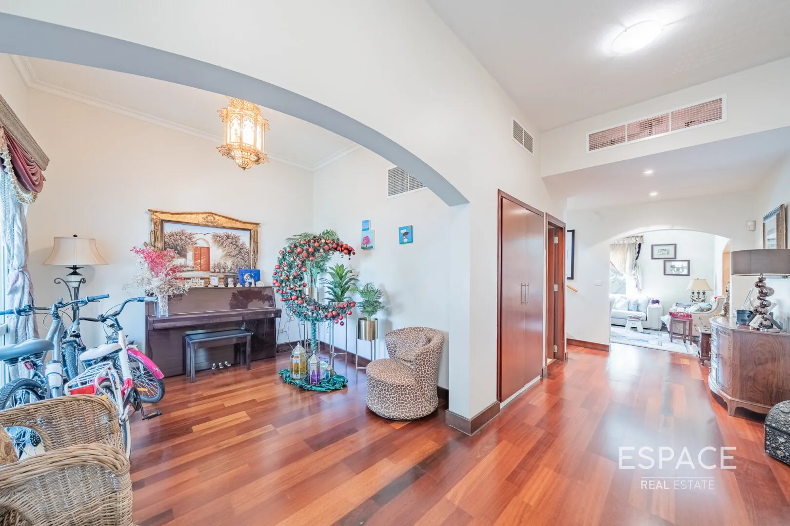 PropertiesGalleryCamera