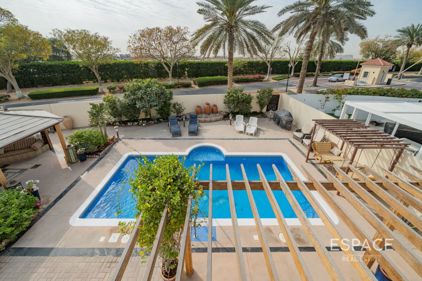 PropertiesGalleryCamera