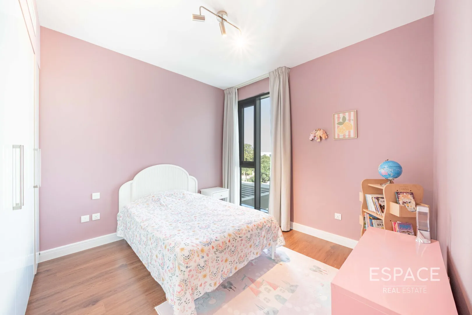 PropertiesGalleryCamera