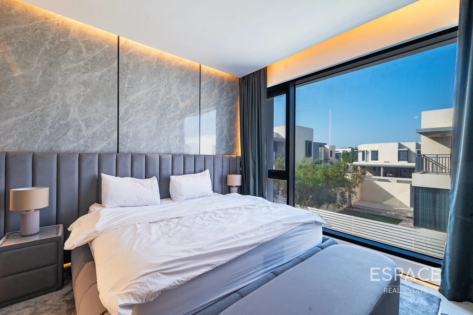 PropertiesGalleryCamera