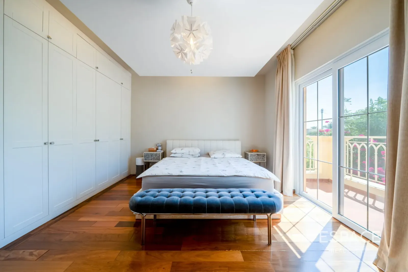 PropertiesGalleryCamera