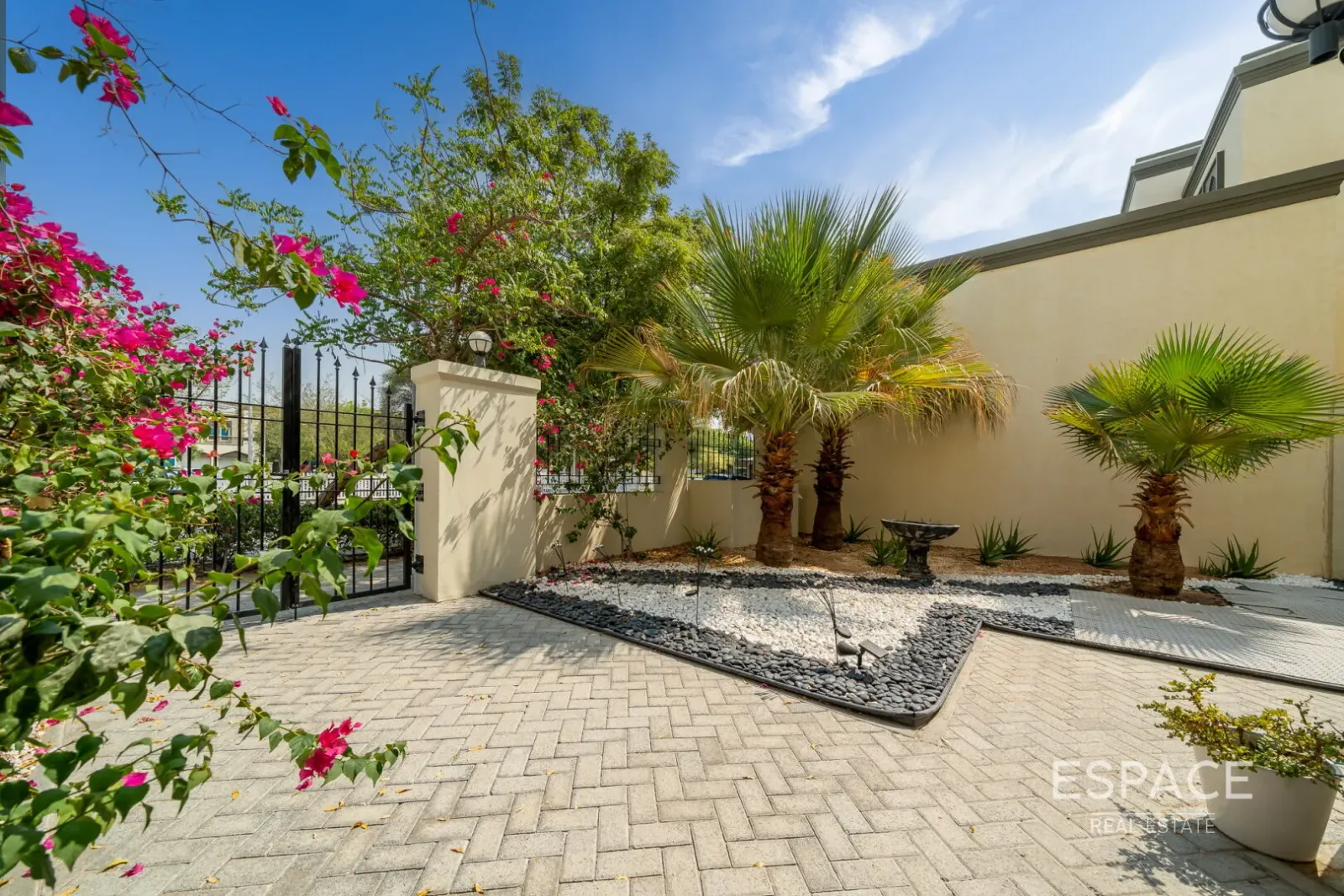 PropertiesGalleryCamera