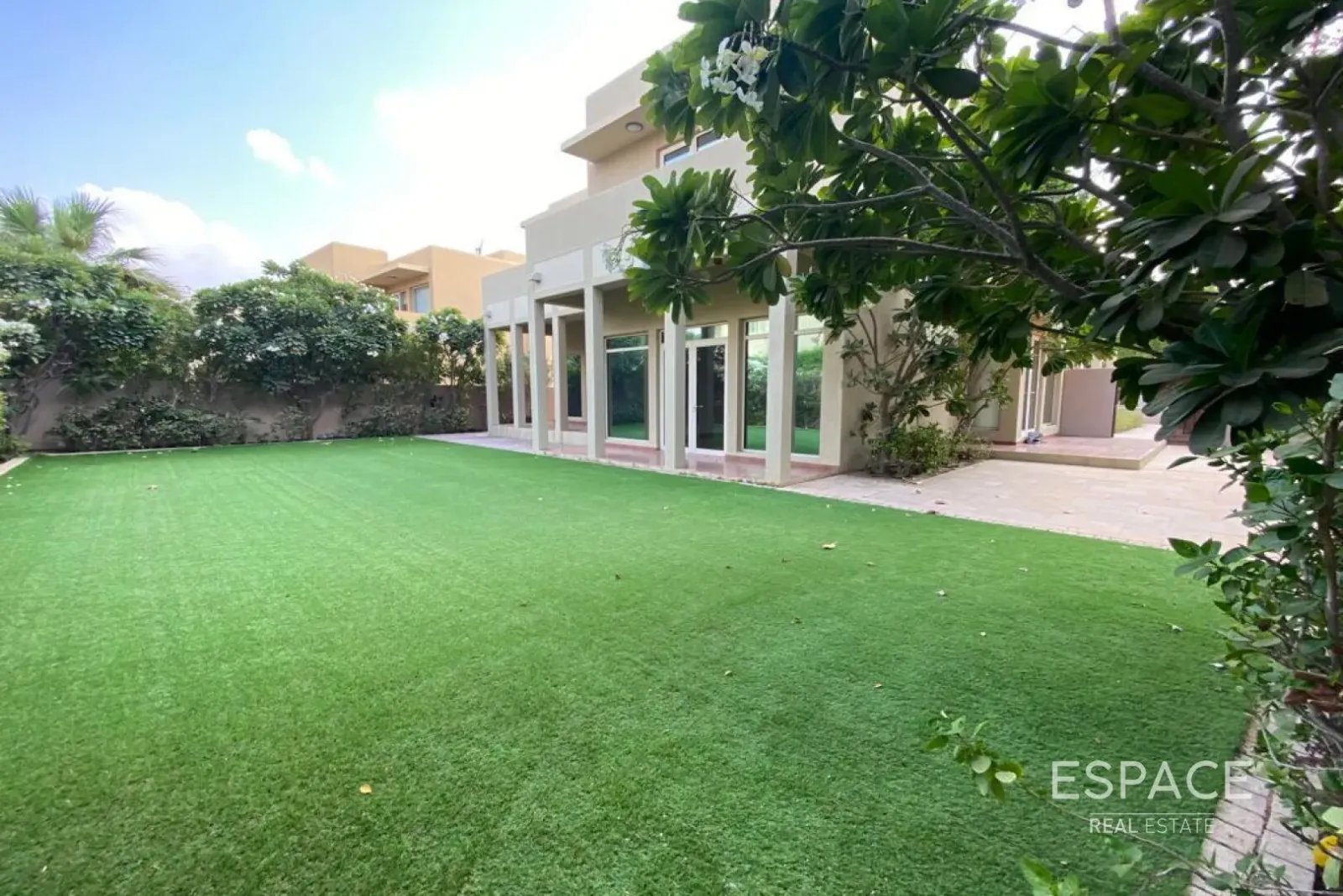 PropertiesGalleryCamera