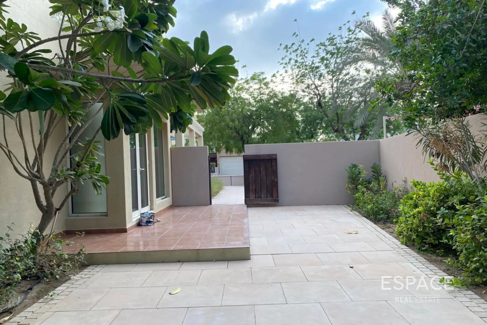 PropertiesGalleryCamera