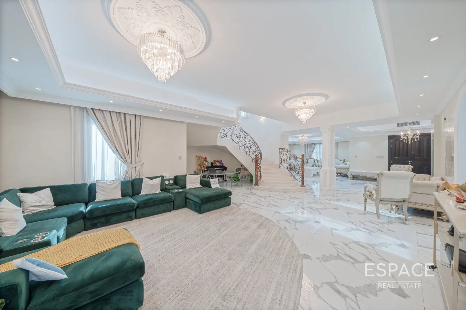 PropertiesGalleryCamera