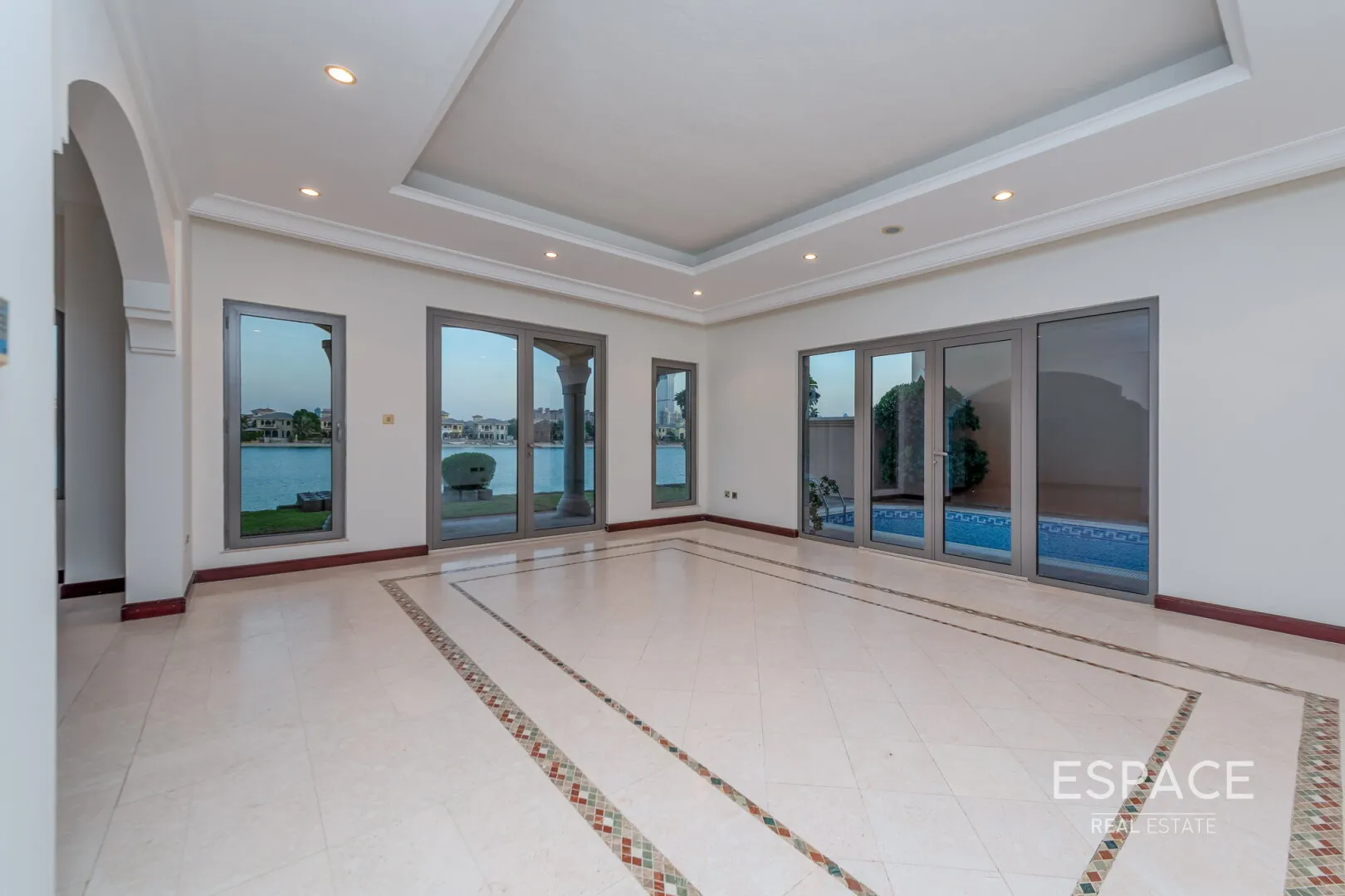 single static gallery