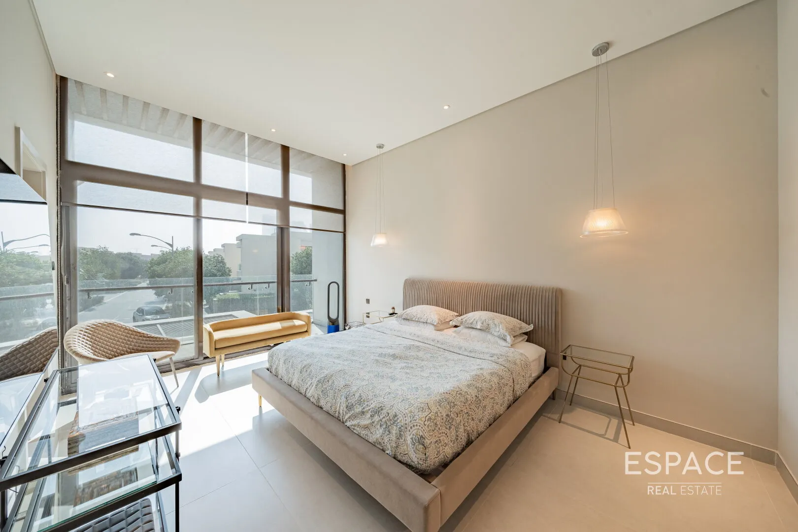 single static gallery