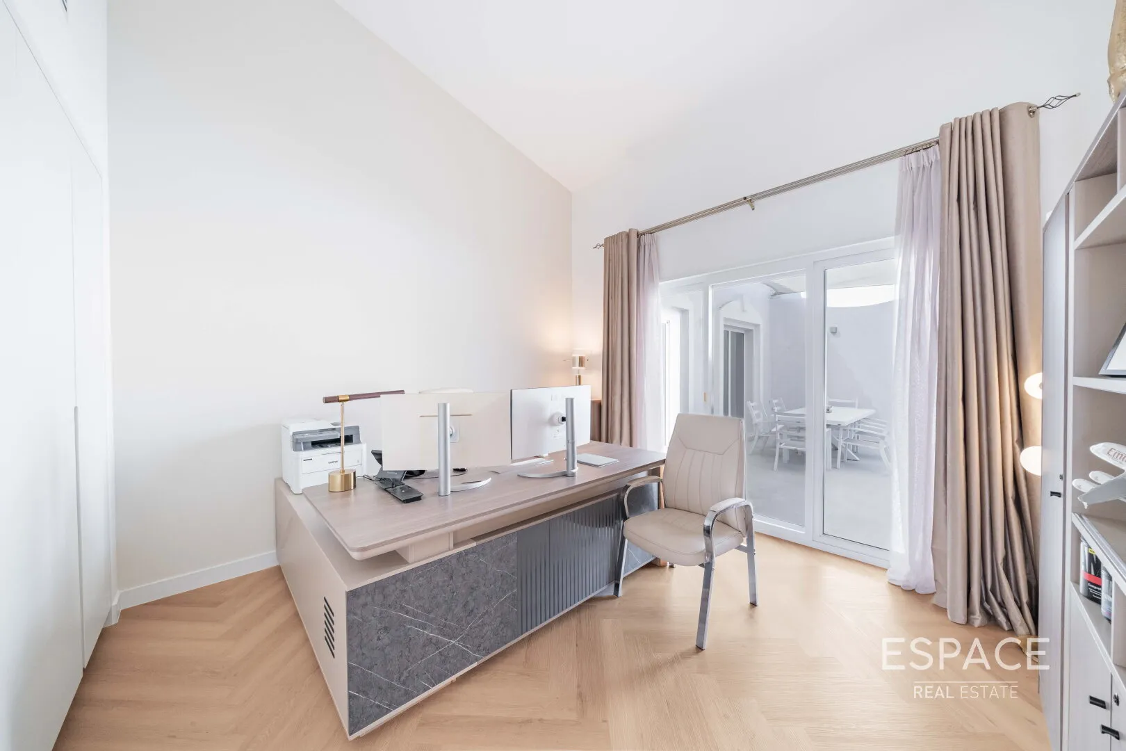 PropertiesGalleryCamera