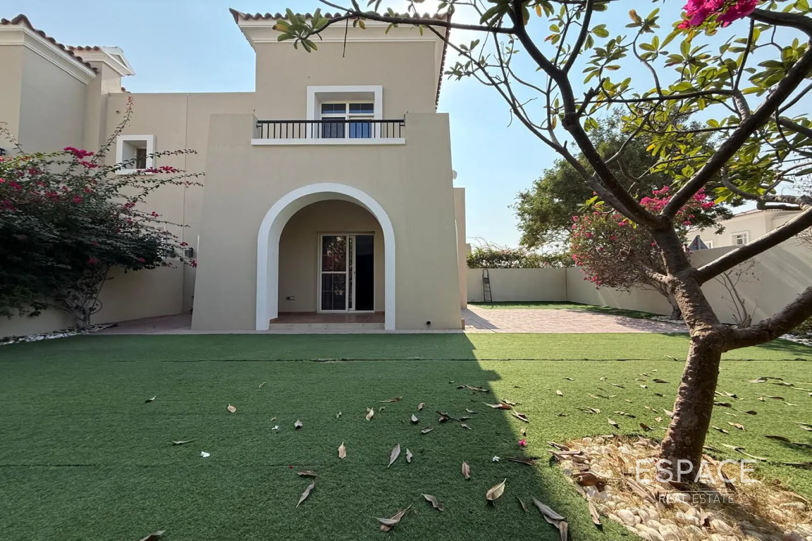 PropertiesGalleryCamera