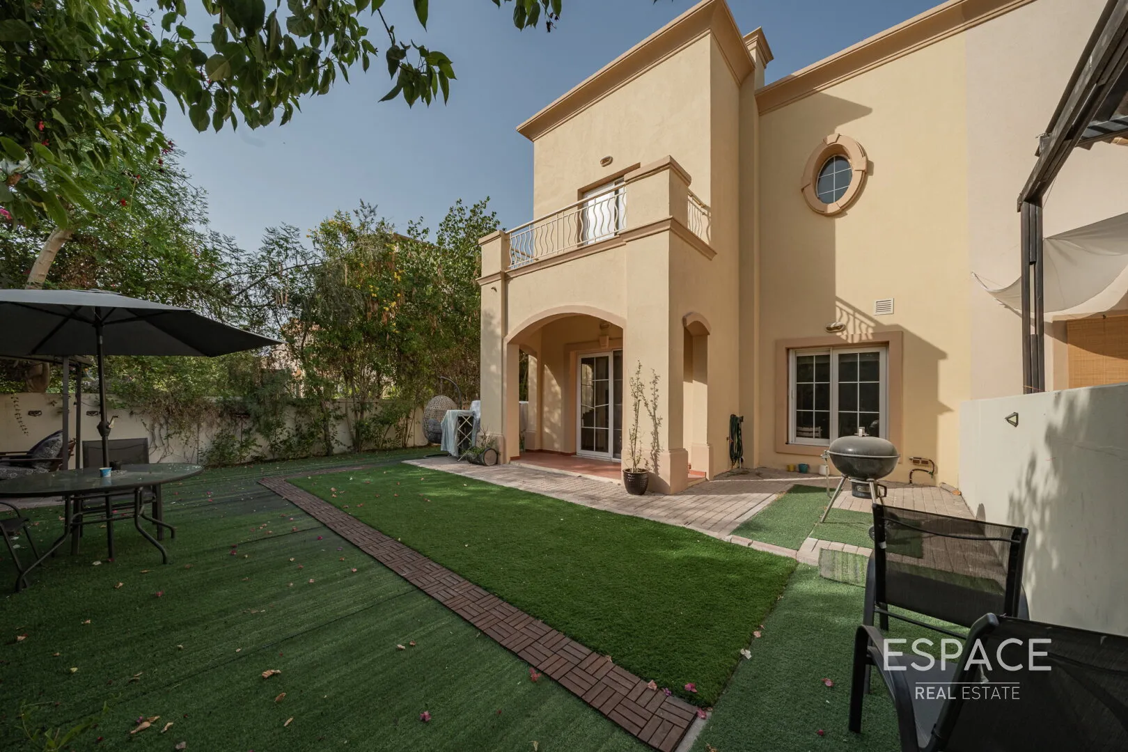 PropertiesGalleryCamera