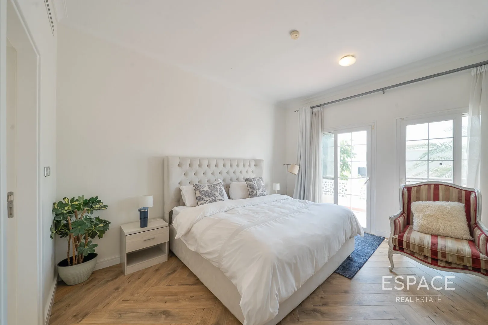 PropertiesGalleryCamera