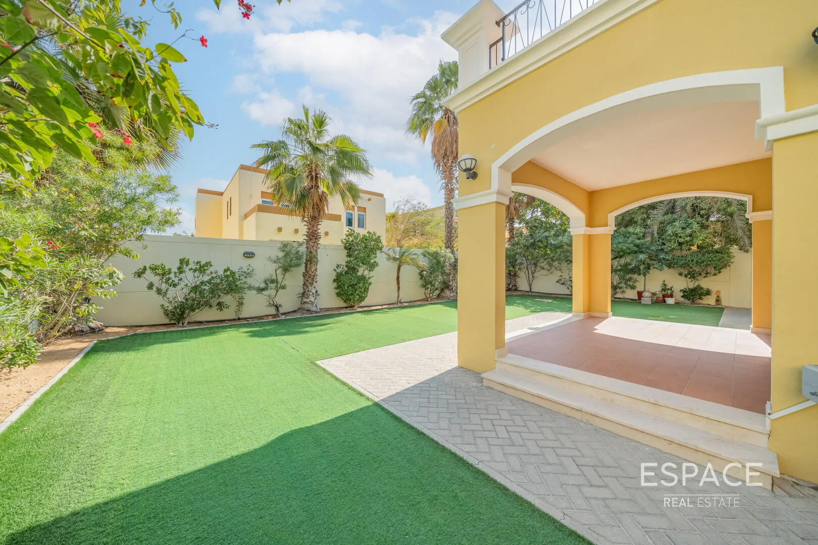 PropertiesGalleryCamera