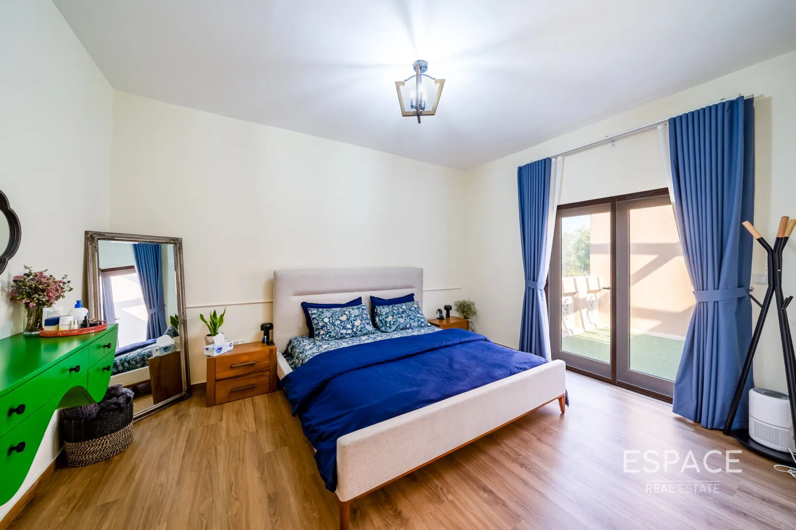 PropertiesGalleryCamera