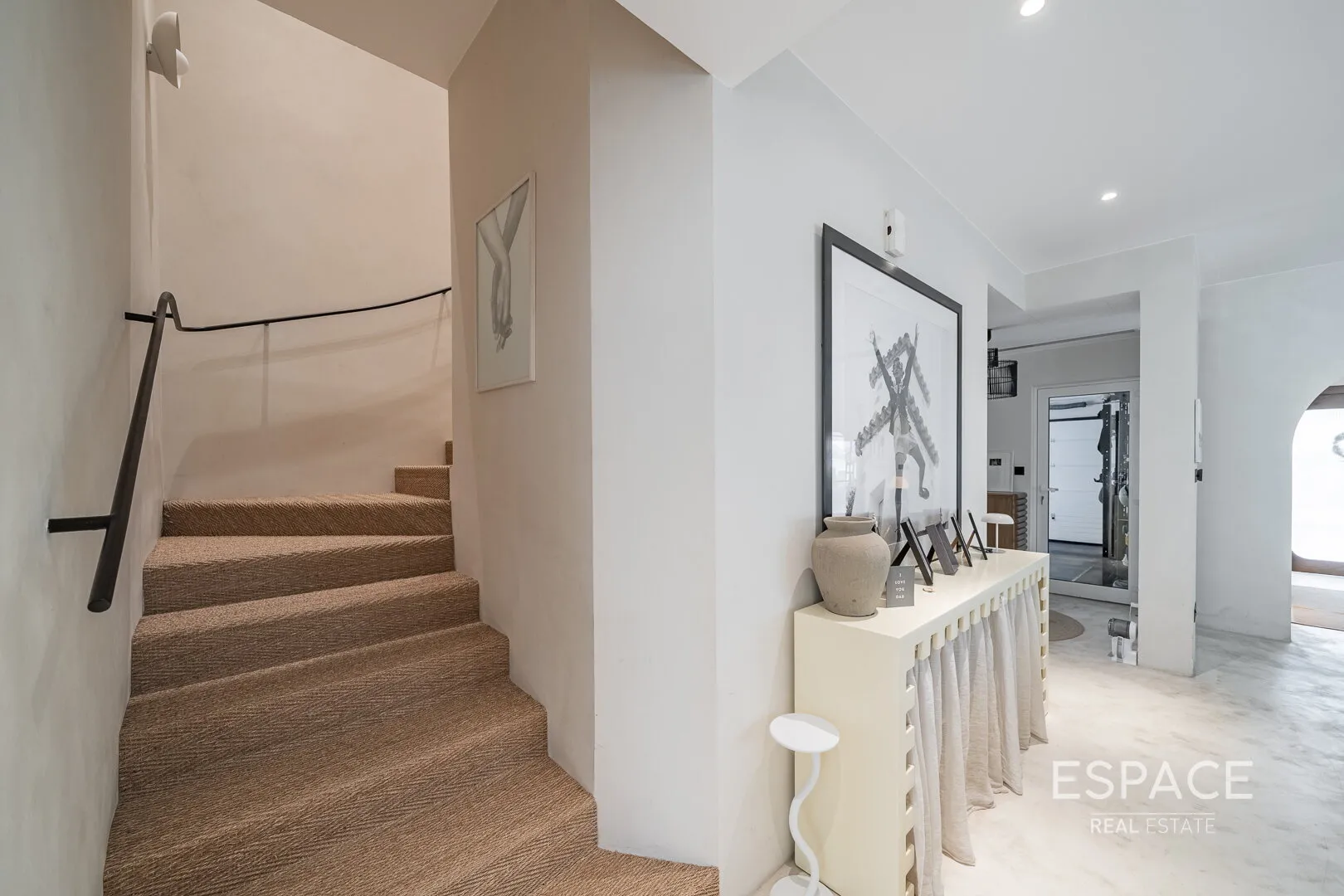 PropertiesGalleryCamera