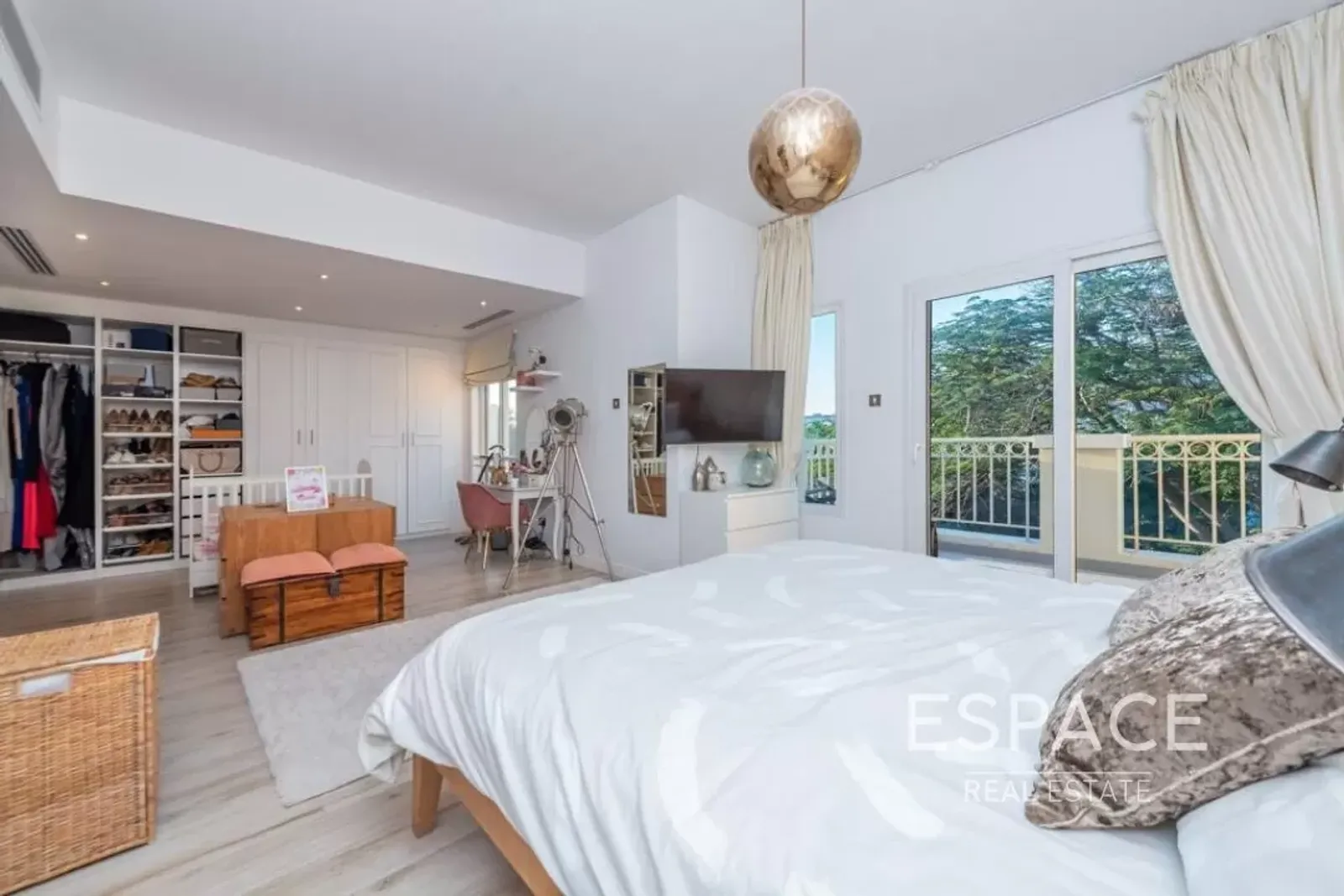 PropertiesGalleryCamera