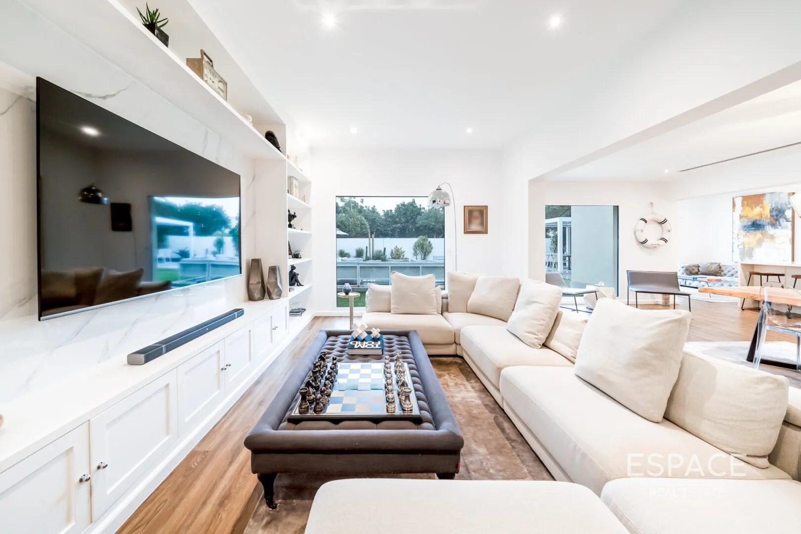 single static gallery