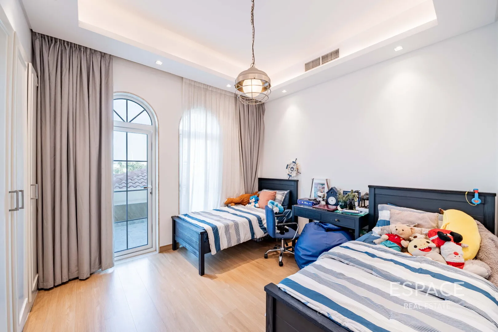 PropertiesGalleryCamera