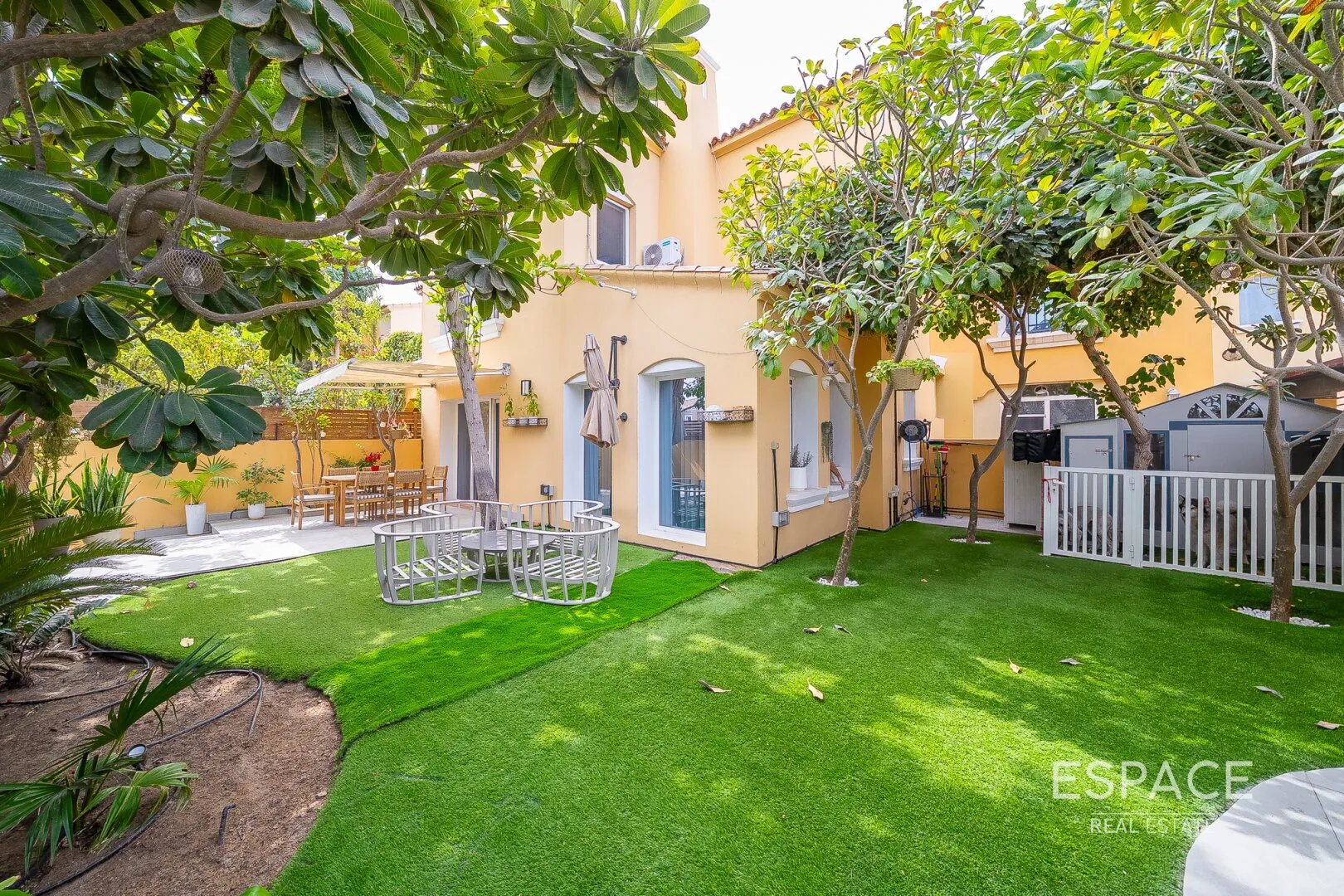 single static gallery