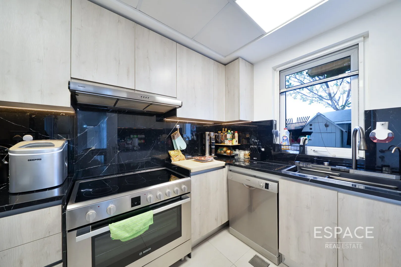 single static gallery