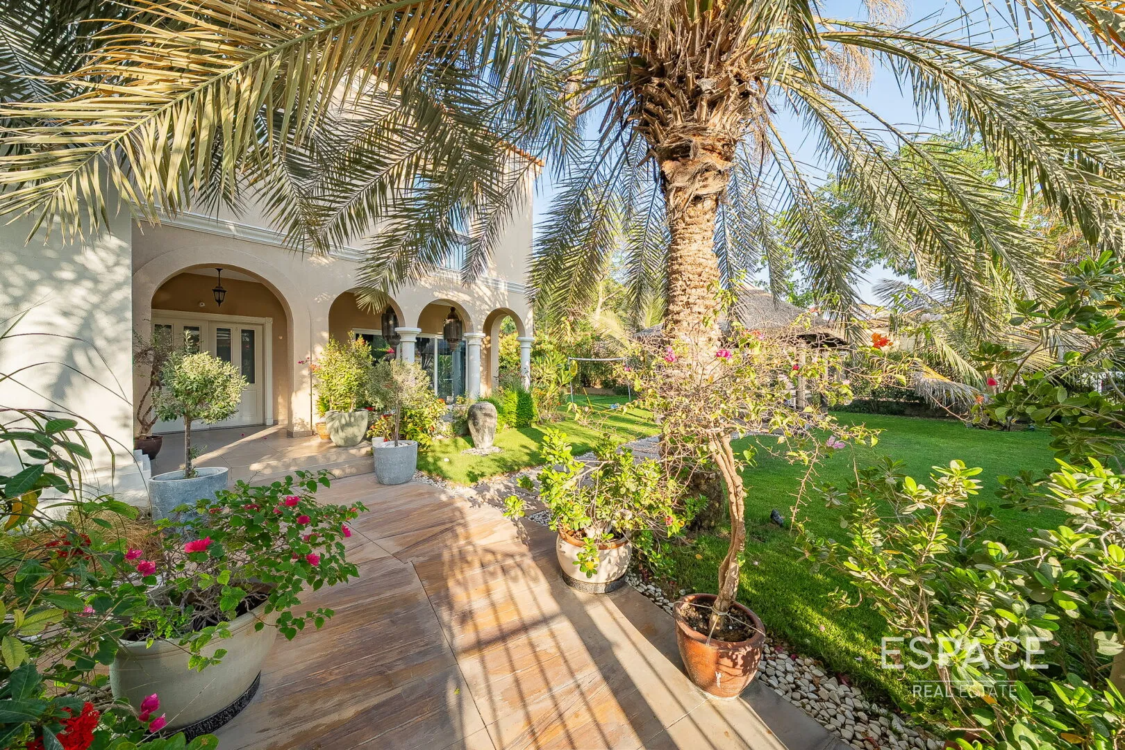 PropertiesGalleryCamera