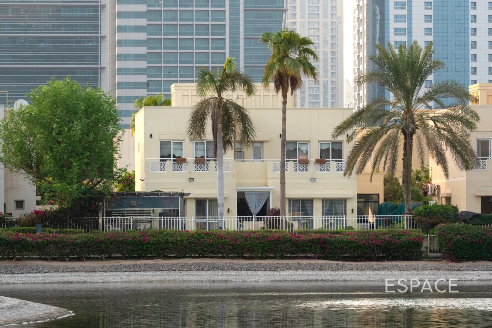 PropertiesGalleryCamera