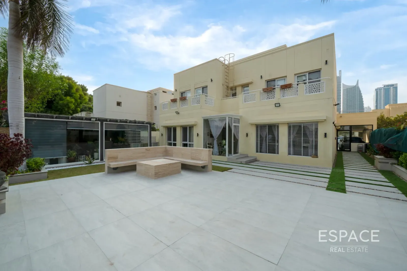 PropertiesGalleryCamera