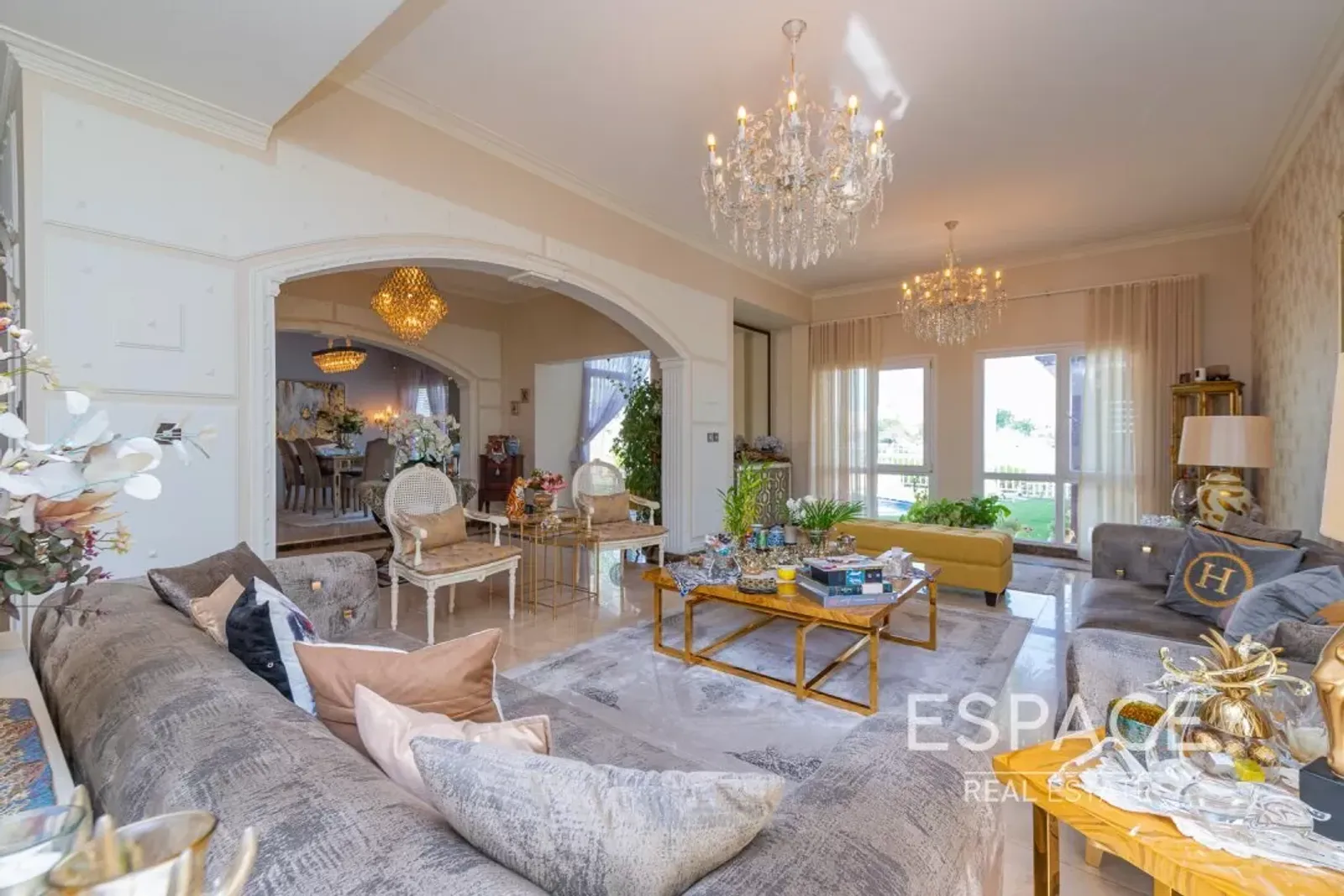 PropertiesGalleryCamera