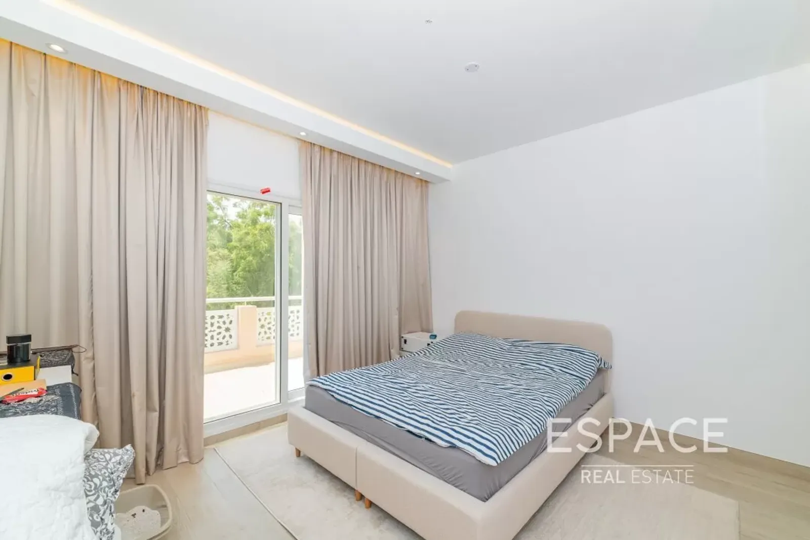 PropertiesGalleryCamera